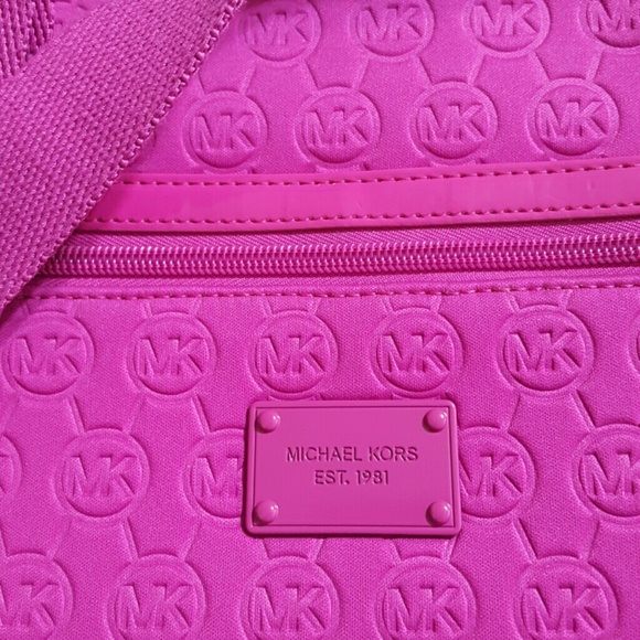 Michaek kors hot pink ipad bag