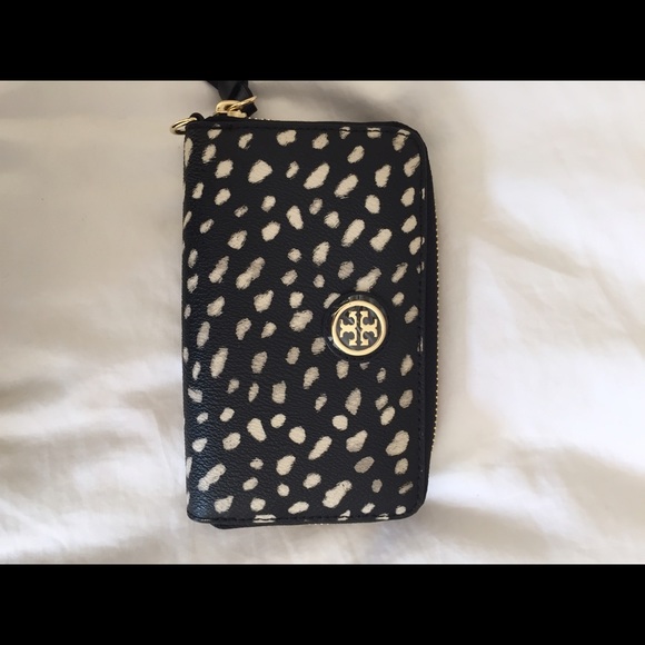 Tory Burch zip wallet. Never used