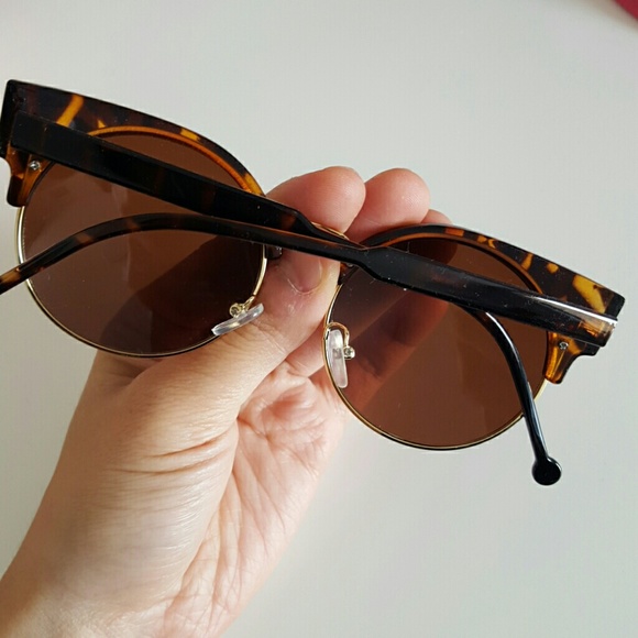 Tortoise shell cat eye sunnies - Picture 2 of 4