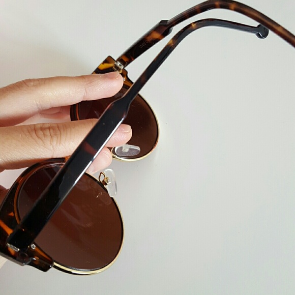 Tortoise shell cat eye sunnies - Picture 3 of 4