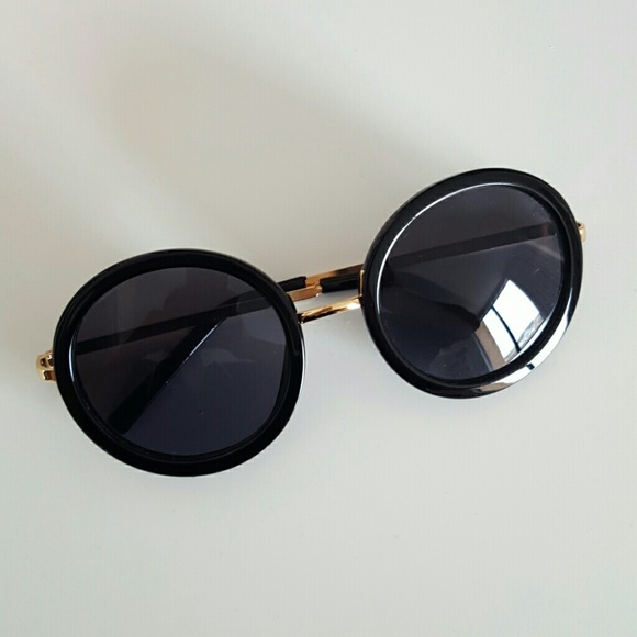 Accessories - Retro circle sunglasses