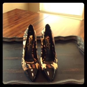 Leapard pumps