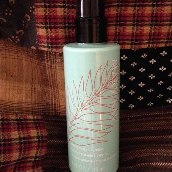 Spray lotion & powder foundation