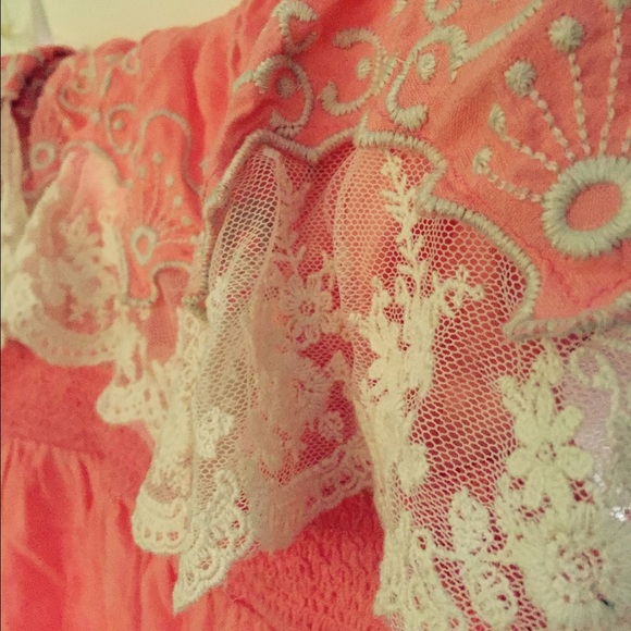 Peaches and Creme lace top/dress - Picture 2 of 2