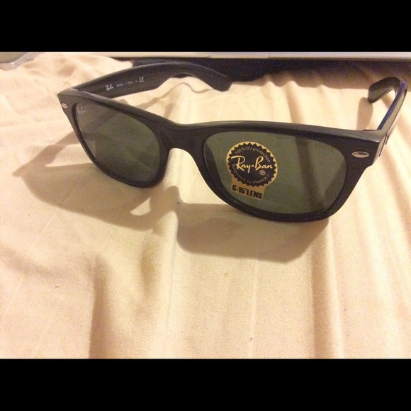 USED RAYBAN WAYFARER WITH NEW LENSES - Picture 2 of 4