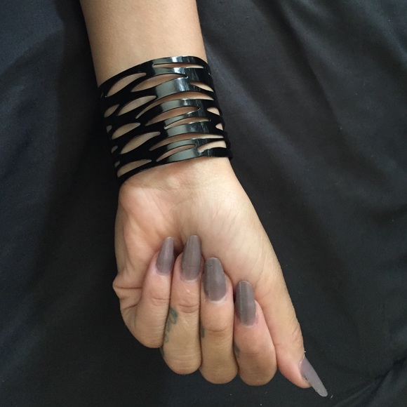 Bracelets $5