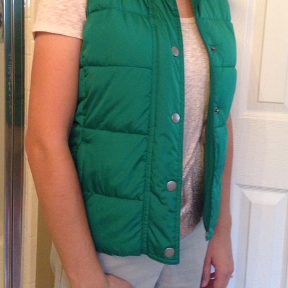 Women's Old Navy green quilted vest size XS