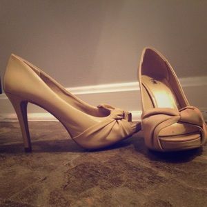 Fioni nude pumps 8.5 WIDE