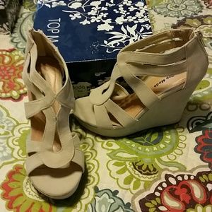 Beige/suede wedge