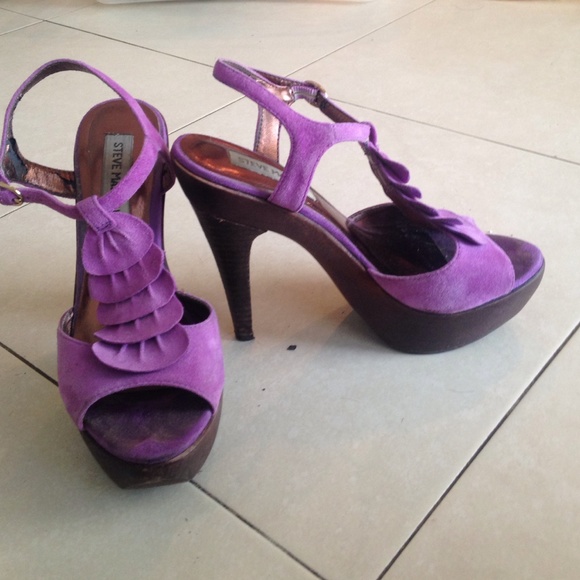 Steve Madden Purple ruffle heels