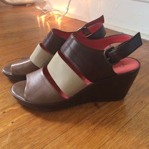 Pas de Rouge brown leather wedge sandals