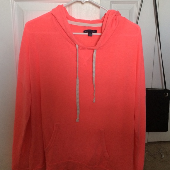 American Eagle Pink flowy sweathsirt - Picture 1 of 3