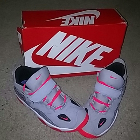 Nike's - Picture 2 of 4