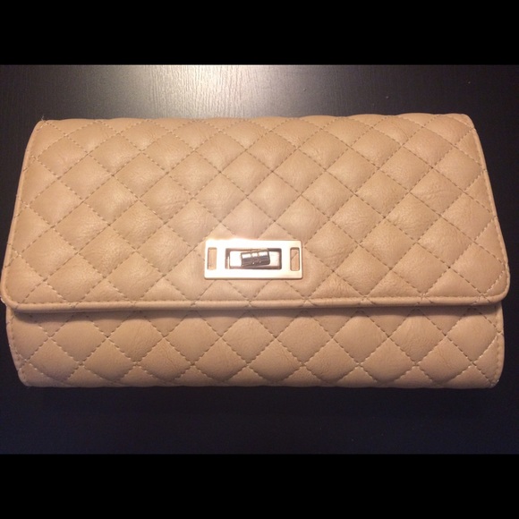 Quilted clutch