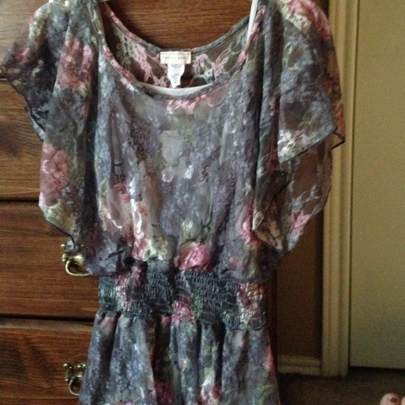 Beautiful Lacey floral top