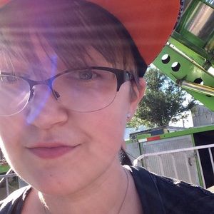 Meet your Posher, Dana