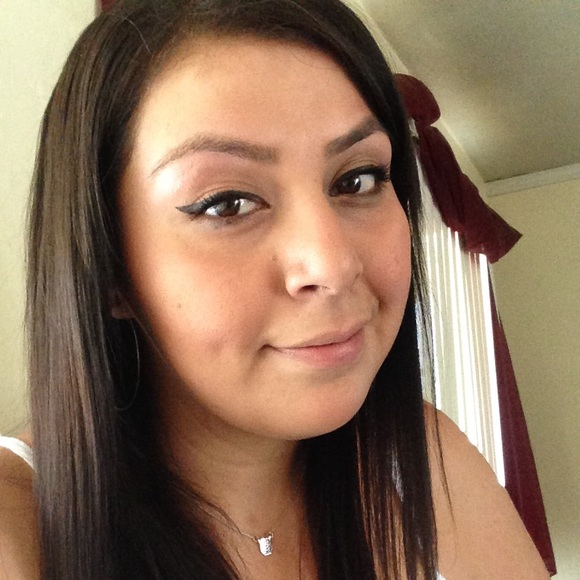 Meet your Posher, Sylvia - Picture 1 of 1