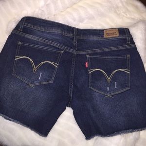 Levi Midi Shorts Size 9