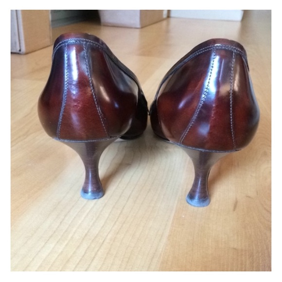 🎉HP🎉 Splurge worthy Manolo Blahnik! - Picture 2 of 4