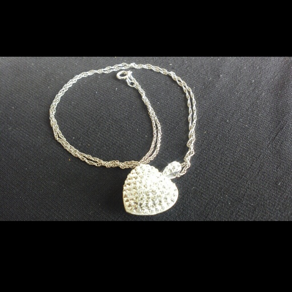 Sterling silver heart pendent necklace with stones