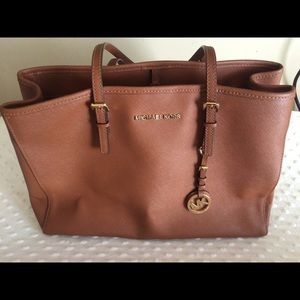 💥✔️SOLD✔️💥 100% authentic MIchael Kors Tote