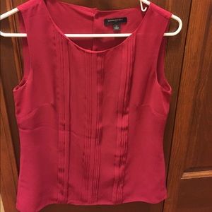 ⬇️ Banana Republic blouse