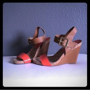 BCBG coral wedges