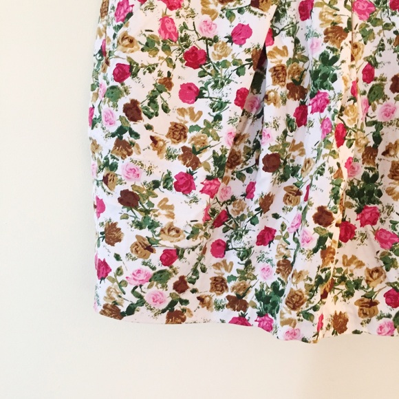 SOLD in Bundle | Floral skirt - Picture 2 of 3