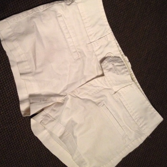 American Eagle white shorts