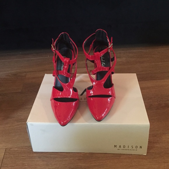 Red Pumps - Picture 2 of 3