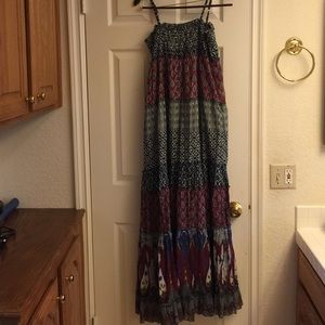 Beautiful cache dress.