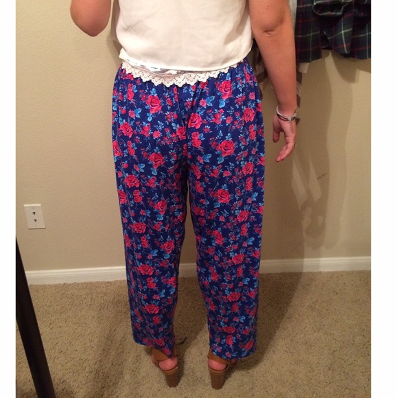 High elastic waist floral joggers - Picture 3 of 3