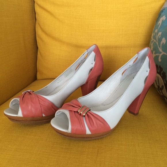 Blondo comfortable high heels