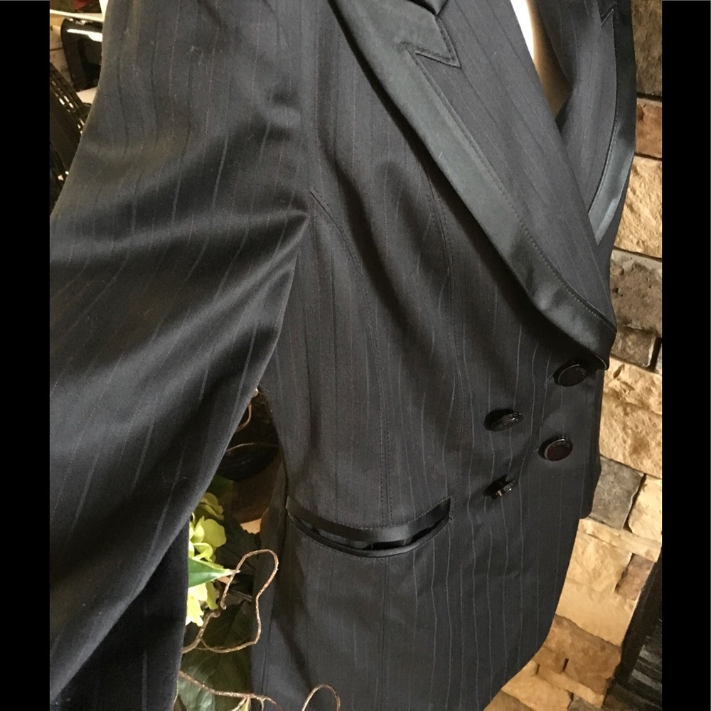 Bebe - 🌹Black Tuxedo Style Coat w/satin lining🌹