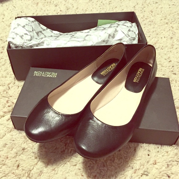 Kenneth Cole Reaction Flats