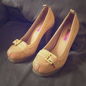 Betseyville Tan Menswear Pump size 7