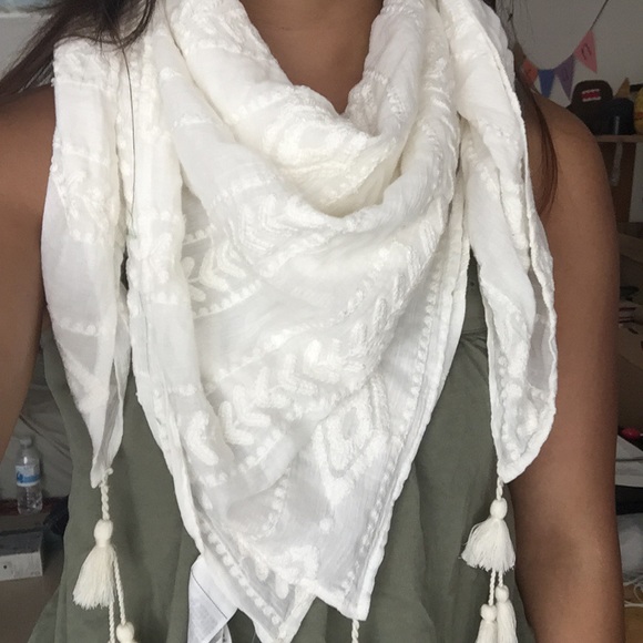 White Hollister scarf