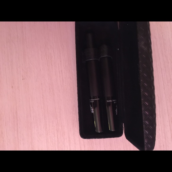 Younique mascara.Get lengthy lashes in seconds - Picture 2 of 2