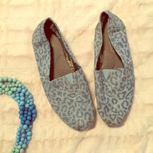 TOMS Blue Cheetah Print Shoes