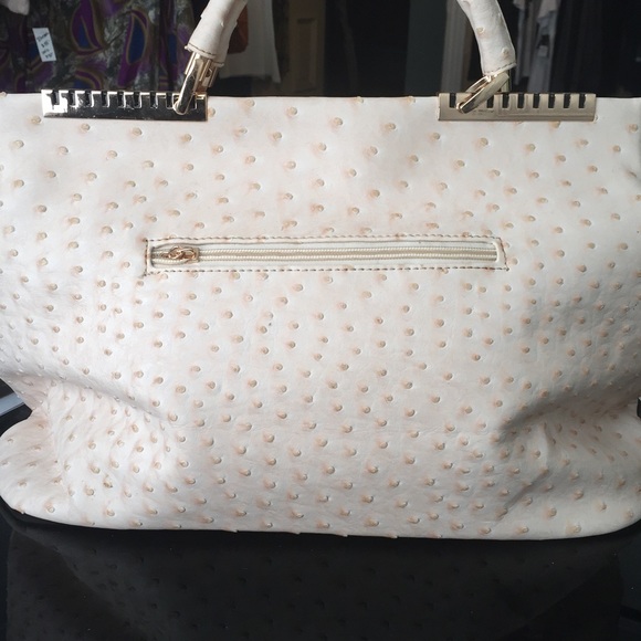 Great medium size purse - Picture 2 of 3