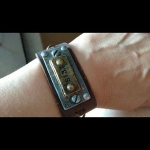 Brown distressed leather unisex bracelet