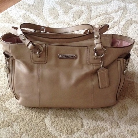 Coach Handbags - ✨Gifted ✨Authentic Coach✨ Champagne Leather Tote