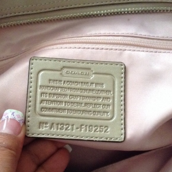 ✨Gifted ✨Authentic Coach✨ Champagne Leather Tote - Picture 3 of 13