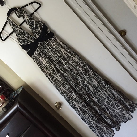 Stunning BCBG long silk dress. Worn once! - Picture 2 of 4