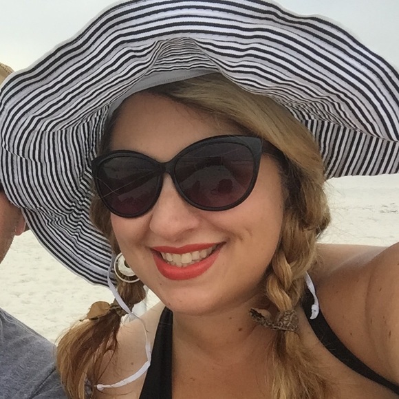 Meet your Posher, Christy