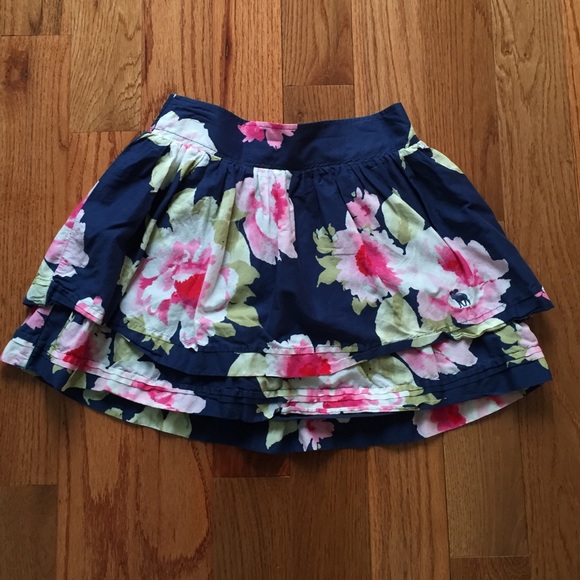 A&E Floral skirt - Picture 1 of 4