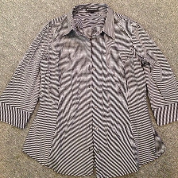 Express Design Studio button up - Picture 2 of 4