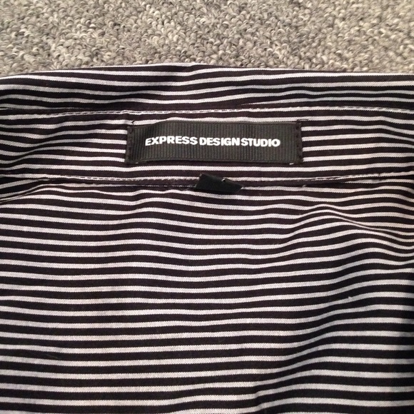 Express Design Studio button up - Picture 3 of 4