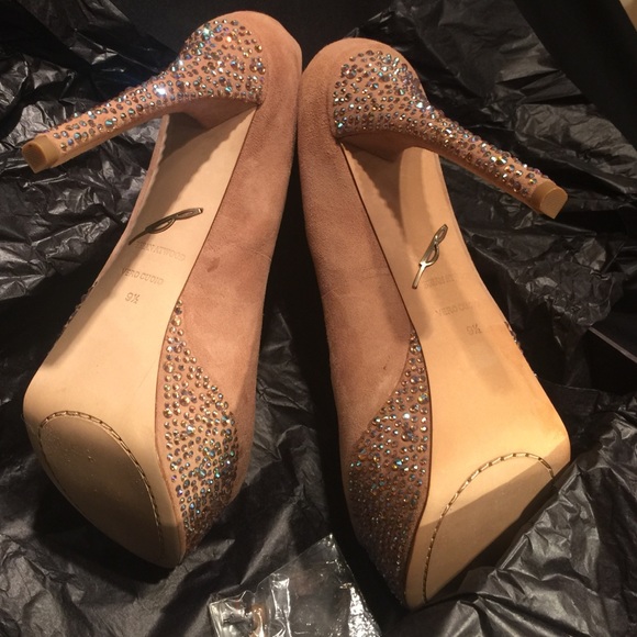 HOST PIC🎉🎉🎉💕Suede Swarovski peep toe platform - Picture 3 of 4