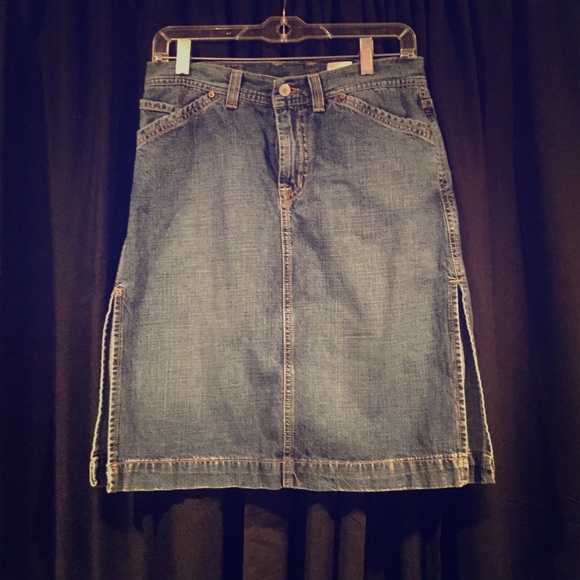 Denim skirt!